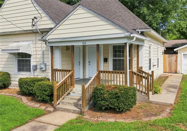 2nd image of 106 Grandview St, Richmond, MO 64085 | MLS# 2636659