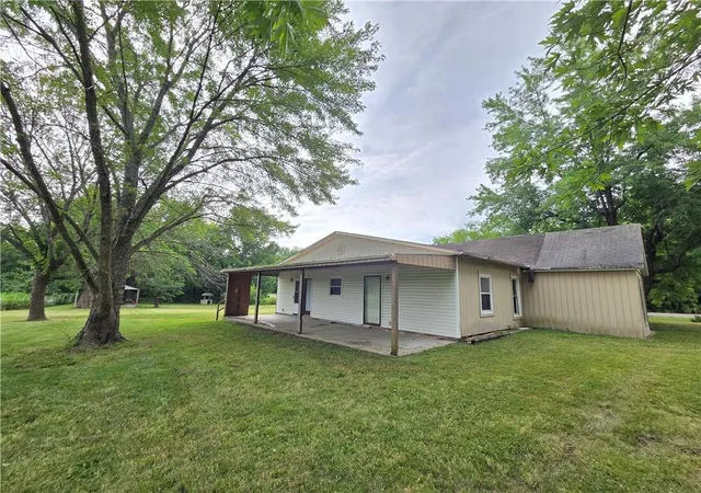 3rd image of 12754 Nw State Route 52 N/A, Amoret, MO 64722 | MLS# 2636664
