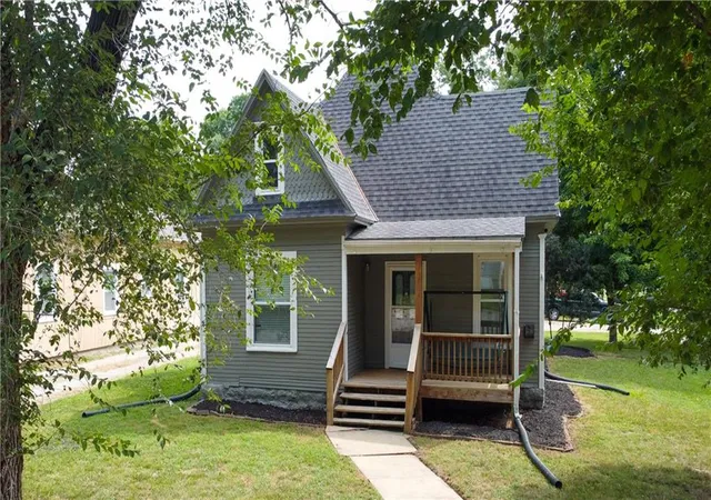 1st image of 843 S Sycamore St, Ottawa, KS 66067 | MLS# 2636665