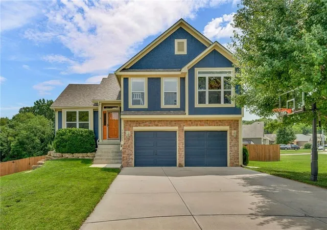 1st image of 16631 Ruby Ct, Basehor, KS 66007 | MLS# 2636667
