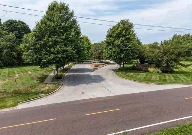 Photo 3 of Sale Pending at 16631 Ruby Ct, Basehor, KS 66007 | MLS# 2636667 | Listing updated on 2026-08-17