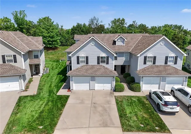 Photo 3 of Townhouse for sale at 8155 N Lawn Ave, Kansas City, MO 64119 | MLS# 2636671 | Listing updated on 2026-09-04