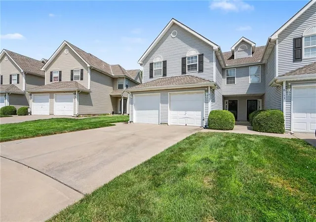 Photo 3 of Townhouse for sale at 8155 N Lawn Ave, Kansas City, MO 64119 | MLS# 2636671 | Listing updated on 2026-09-04