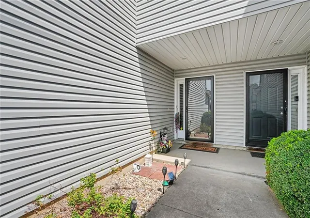 Photo 4 of Townhouse for sale at 8155 N Lawn Ave, Kansas City, MO 64119 | MLS# 2636671 | Listing updated on 2026-09-04