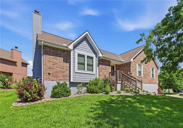 Photo 3 of Single family home for sale at 19432 E 11th Terrace N, Independence, MO 64056 | MLS# 2636677 | Listing updated on 2026-08-21