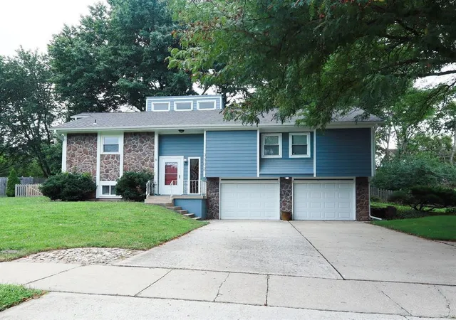 2nd image of 3502 Nw Lake Dr, Lees Summit, MO 64064 | MLS# 2636679