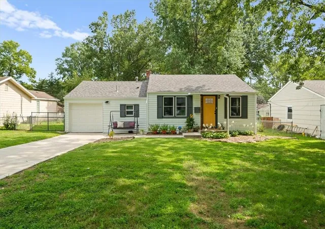 Photo 1 of Sale Pending at 605 E 90th Street, Kansas City, MO 64131 | MLS# 2636682 | Listing updated on 2026-09-04