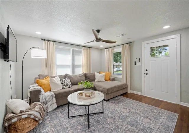 Photo 2 of Sale Pending at 605 E 90th Street, Kansas City, MO 64131 | MLS# 2636682 | Listing updated on 2026-09-04