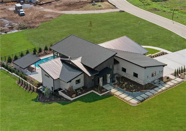 Photo 3 of Single family home for sale at 17375 Galloway Dr, Stilwell, KS 66085 | MLS# 2636683 | Listing updated on 2026-09-22