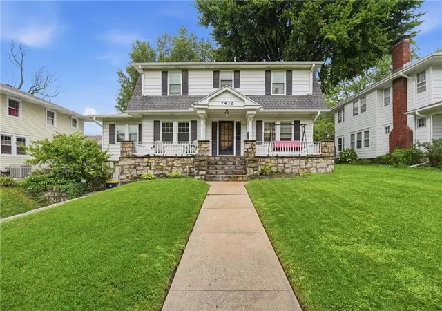 Photo 1 of Single family home for sale at 7432 Jarboe St, Kansas City, MO 64114 | MLS# 2636690 | Listing updated on 2026-09-07