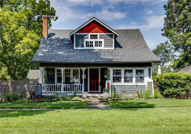 1st image of 819 8th Street, Baldwin City, KS 66006 | MLS# 2636696