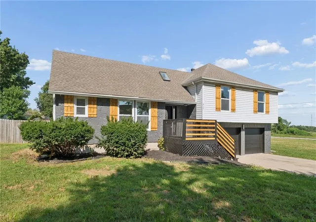 Photo 4 of Sale Pending at 913 NW 37th Street, Blue Springs, MO 64015 | MLS# 2636697 | Listing updated on 2026-09-20