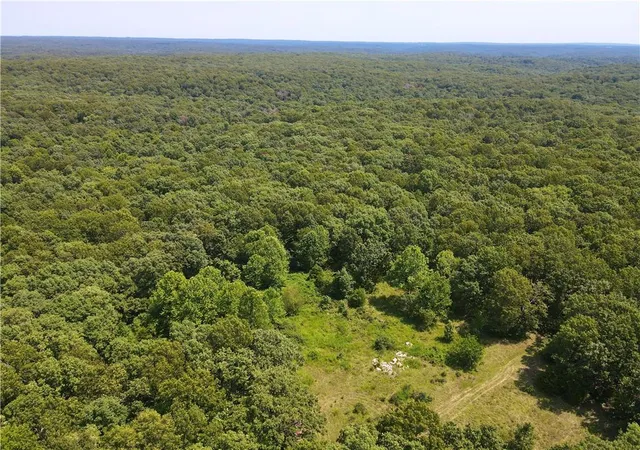 2nd image of 33001 Panther Wy, Cole Camp, MO 65325 | MLS# 2636700