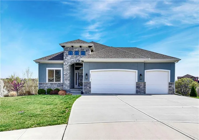 1st image of 8003 W 166th Ter, Stilwell, KS 66085 | MLS# 2636707