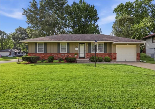 Photo 3 of Sale Pending at 15505 E 36th Terrace S, Independence, MO 64055 | MLS# 2636719 | Listing updated on 2026-08-27