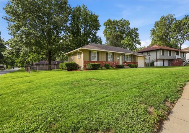 Photo 3 of Sale Pending at 15505 E 36th Terrace S, Independence, MO 64055 | MLS# 2636719 | Listing updated on 2026-08-27