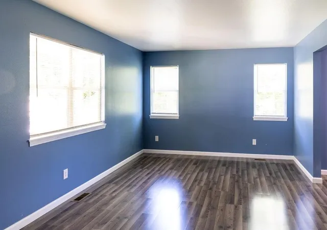Photo 4 of Single family home for sale at 811 Powell St, Saint Joseph, MO 64501 | MLS# 2636723 | Listing updated on 2026-08-22