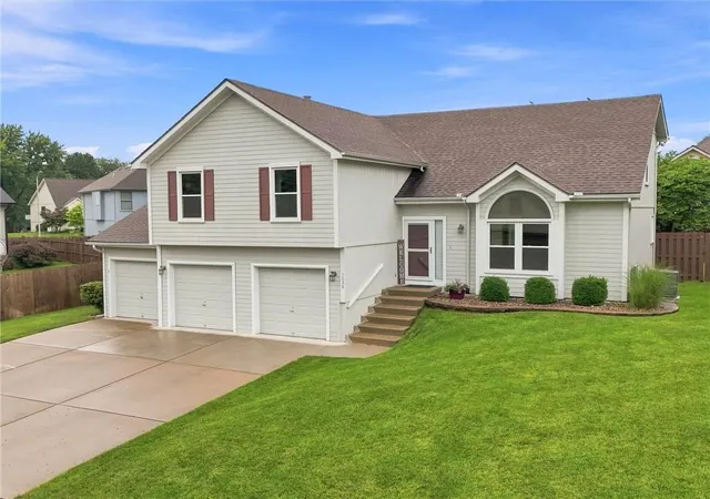 Photo 1 of Single family home for sale at 7338 N Booth Ave, Kansas City, MO 64158 | MLS# 2636724 | Listing updated on 2026-09-22