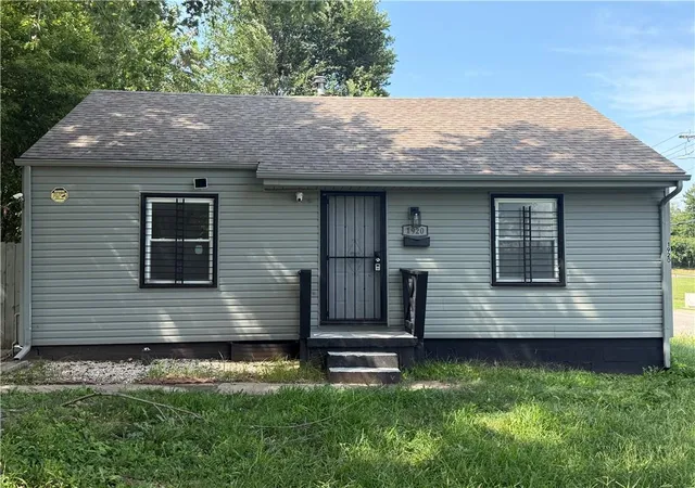 1st image of 1920 E 84th Ter, Kansas City, MO 64132 | MLS# 2636726