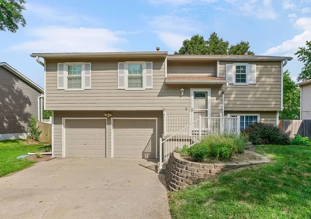 Photo 1 of Sale Pending at 740 E Valerie Ln, Gardner, KS 66030 | MLS# 2636729 | Listing updated on 2026-09-06