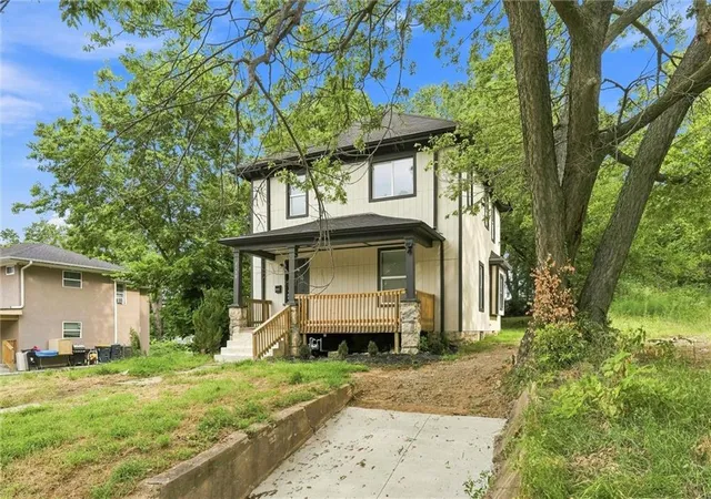 1st image of 2130 E 24th St, Kansas City, MO 64127 | MLS# 2636740