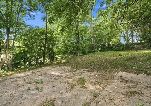 29th image of 2130 E 24th St, Kansas City, MO 64127 | MLS# 2636740