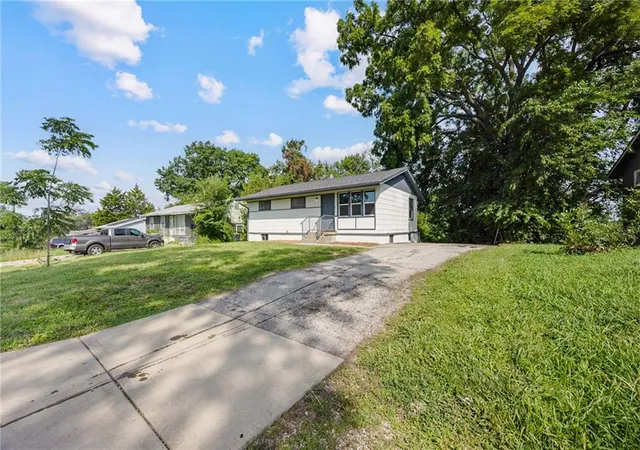 Photo 3 of Single family home for sale at 7408 E 49th Terrace, Kansas City, MO 64129 | MLS# 2636743 | Listing updated on 2026-09-04