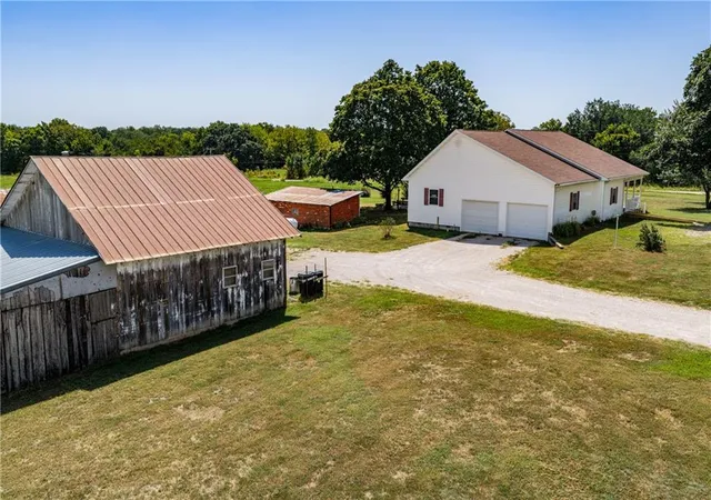 74th image of 1255 245th St, Fort Scott, KS 66701 | MLS# 2636746