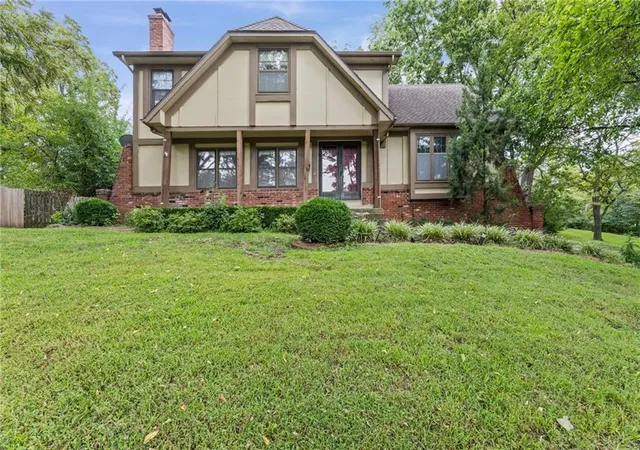 2nd image of 16042 Meadow Ln, Stilwell, KS 66085 | MLS# 2636753