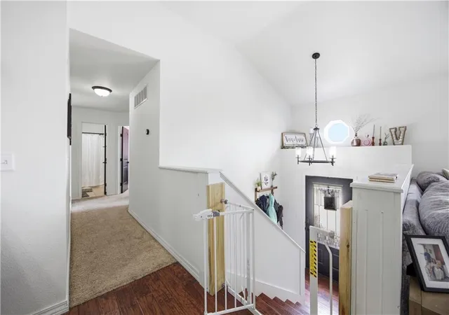 4th image of 110 E John St, Coffeyville, KS 67337 | MLS# 2636759