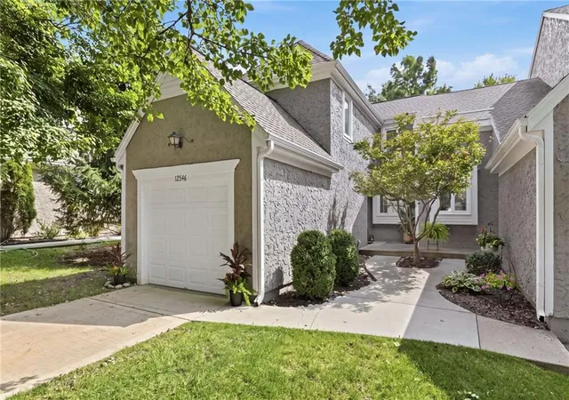 1st image of 12546 Broadmoor St, Leawood, KS 66209 | MLS# 2636760