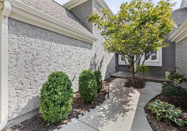 2nd image of 12546 Broadmoor St, Leawood, KS 66209 | MLS# 2636760