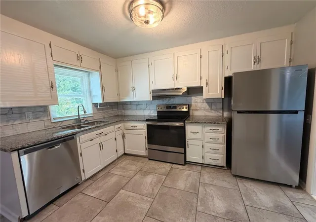 Photo 4 of Single family home for sale at 2602 NW 86th Street, Kansas City, MO 64154 | MLS# 2636762 | Listing updated on 2026-09-01