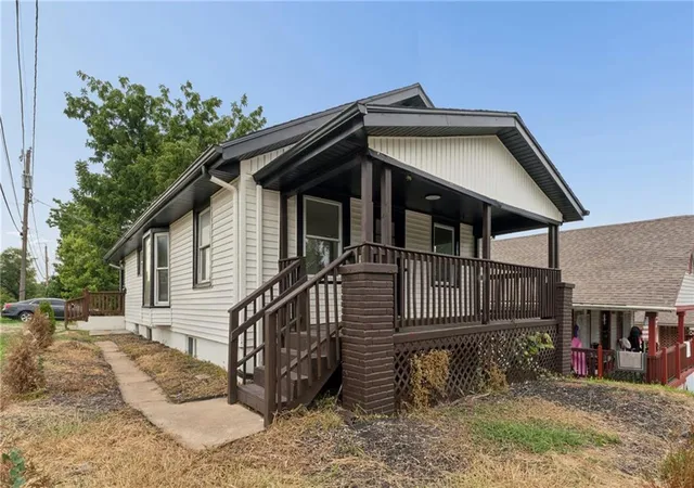 1st image of 2010 N 27th St, Kansas City, KS 66104 | MLS# 2636766
