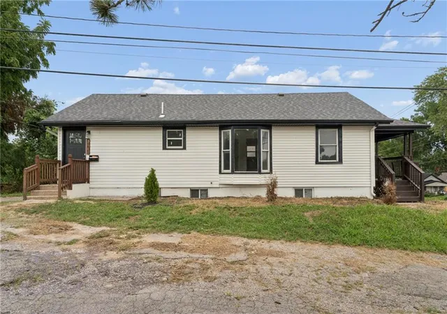 Photo 3 of Single family home for sale at 2010 N 27th Street, Kansas City, KS 66104 | MLS# 2636766 | Listing updated on 2026-10-05