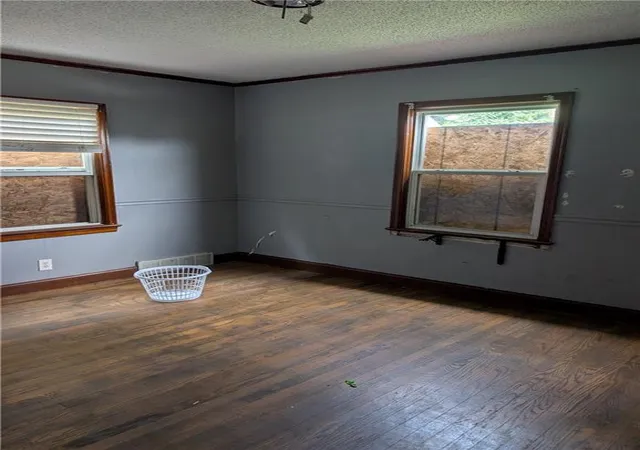2nd image of 222 Ne 43rd St, Kansas City, MO 64116 | MLS# 2636770