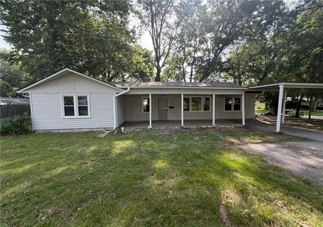1st image of 11121 Herrick Ave, Kansas City, MO 64134 | MLS# 2636773