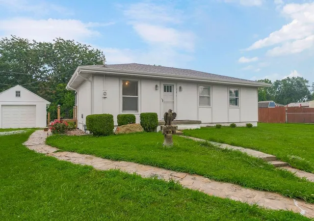 1st image of 201 W 8th St, Edgerton, KS 66021 | MLS# 2636777