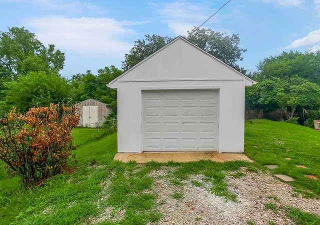 19th image of 201 W 8th St, Edgerton, KS 66021 | MLS# 2636777
