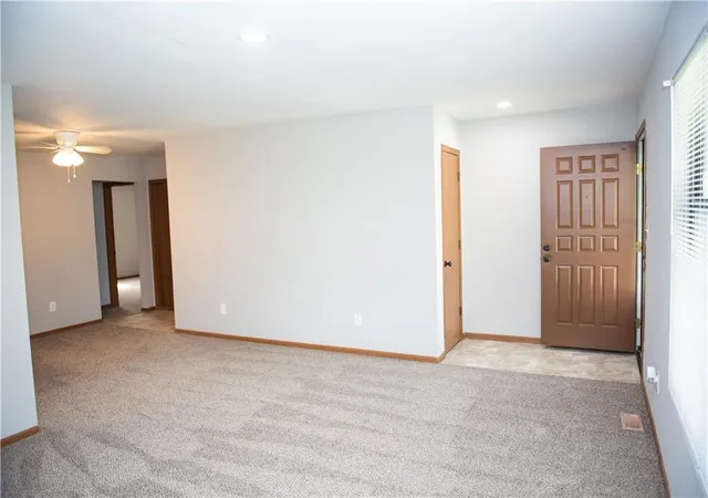 2nd image of 9805 View High Dr, Kansas City, MO 64134 | MLS# 2636791