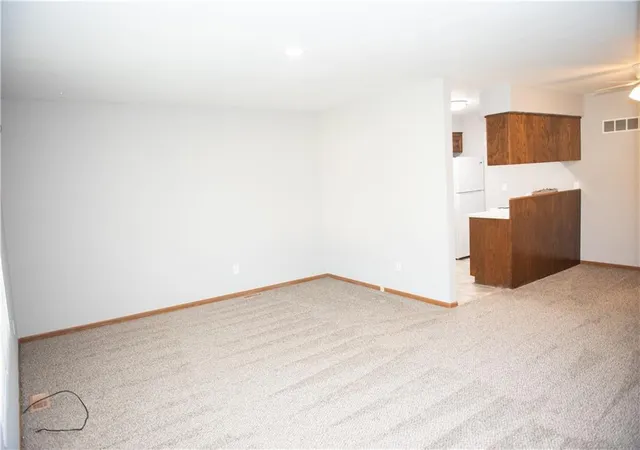 Listing Photo 4 - Condo for sale in building located at 9805 Vw High Dr, Kansas City, MO 64134