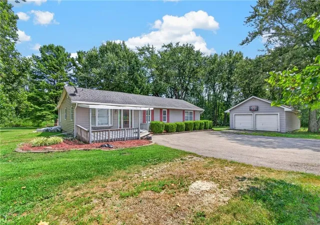 image of 21405 S Harper Rd, Peculiar, MO 64078 | MLS# 2636804