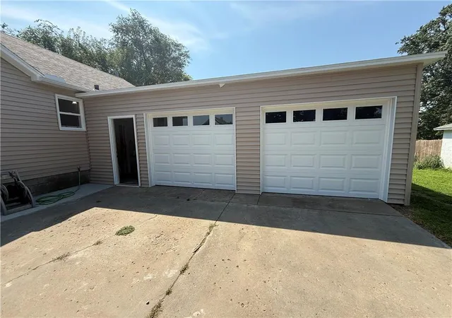 Photo 4 of Sale Pending at 905 Miami St, Hiawatha, KS 66434 | MLS# 2636805 | Listing updated on 2026-10-09