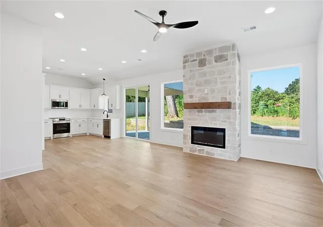 1st image of 21043 S 225th St, Spring Hill, KS 66083 | MLS# 2636807