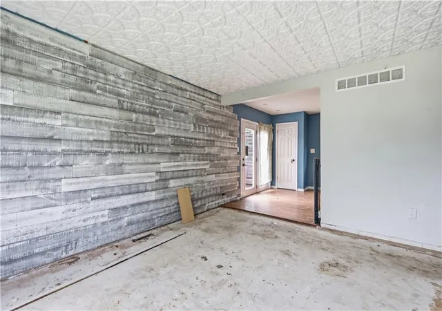 5th image of 1201 S 5th Street, Atchison, KS 66002 | MLS# 2636808