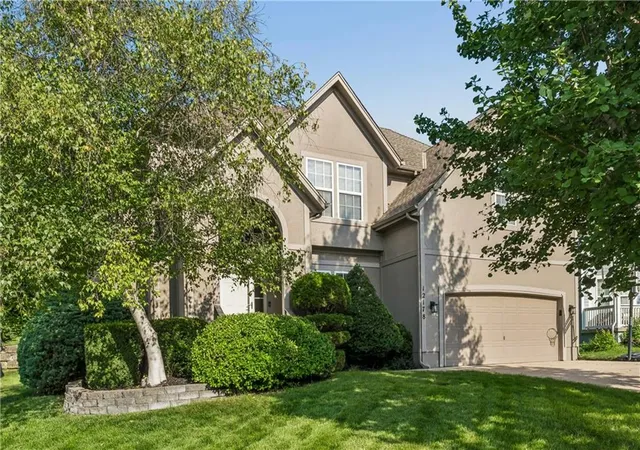 1st image of 12178 S Prairie Creek Pkwy, Olathe, KS 66061 | MLS# 2636813