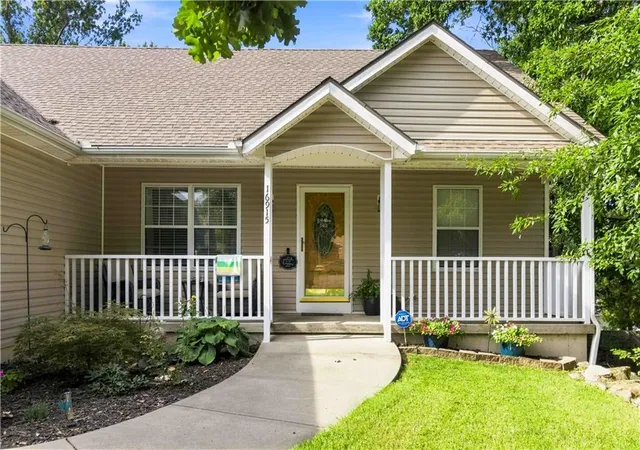 Photo 3 of Sale Pending at 16915 E 41st Terrace S, Independence, MO 64055 | MLS# 2636815 | Listing updated on 2026-09-28