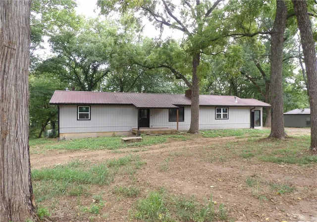 2nd image of 2594 Georgia Rd, Ottawa, KS 66067 | MLS# 2636819