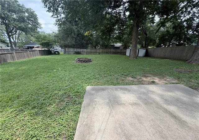 17th image of 8829 N Holmes St, Kansas City, MO 64155 | MLS# 2636826