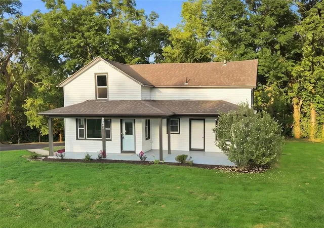 2nd image of 2421 N 72nd St, Kansas City, KS 66109 | MLS# 2636842